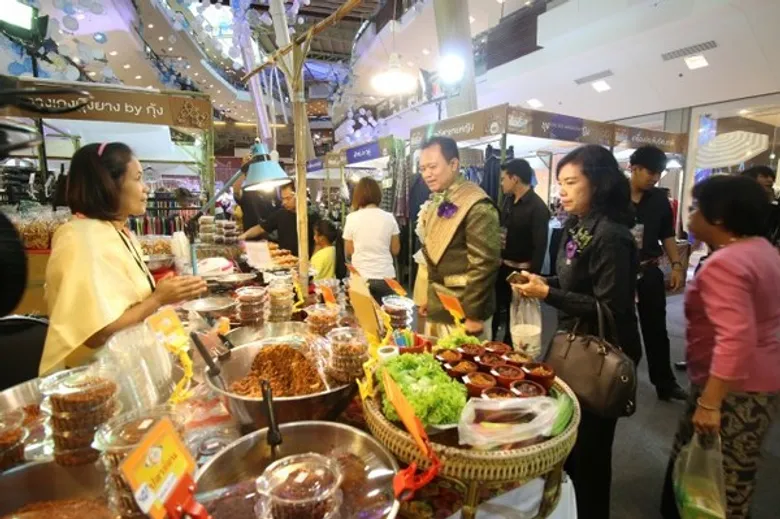 จังหวัดนนทบุรี ยกขบวนสินค้าOTOP มาภูเก็ต บุกตลาดพื้นที่นักท่องเที่ยวในงาน “วิถีนนท์ : เจ้าพระยาสู่อันดามัน ๒๕๖๐”