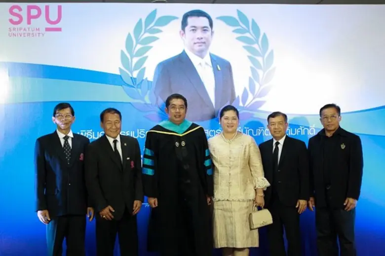SPU : มหาวิทยาลัยศรีปทุม วิทยาเขตชลบุรี ร่วมแสดงความยินดี แก่ นายสนธยา คุณปลื้ม
