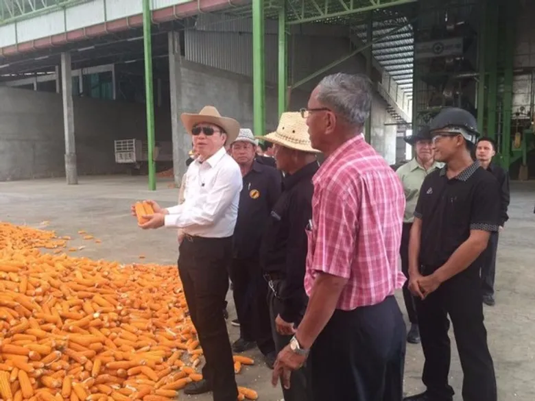 ผู้ตรวจราชการกระทรวงเกษตรและสหกรณ์ตรวจเยี่ยมการรวบรวมผลผลิตทางการเกษตร ตาก