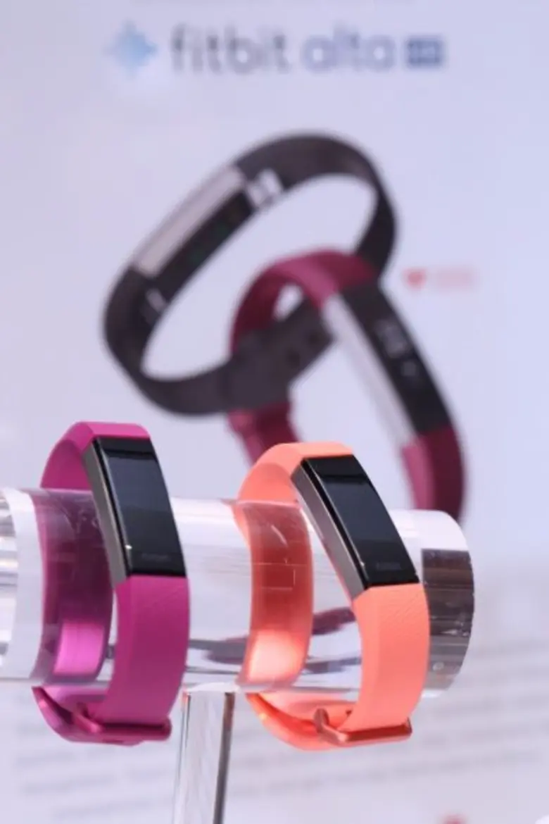 Fitbit Alta HR สายรัดข้อมือฟิตเนสรุ่นเพรียวบางที่สุดในโลกจากฟิตบิท ด้วยฟังก์ชั่นวัดอัตราการเต้นของหัวใจต่อเนื่อง พร้อมวางจำหน่ายแล้วทั่วประเทศ