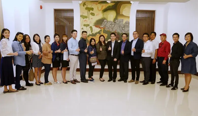 บริษัท เอส จี เซ็นเตอร์ จำกัด นำโดย คุณธน...