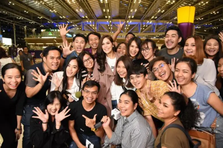 กำลังใจล้นสุวรรณภูมิ "ชมพู่" เดินทางไปเตรียมความพร้อม เดินพรมแดงเมืองคานส์ 18-21 พ.ค.นี้!