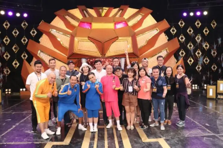 ทีมงานจาก บริษัท Dong Tay Promotion Corpo...