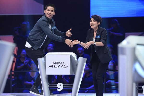 ทีวีไกด์: รายการ “ตกสิบหยิบล้าน STILL STANDING THAILAND” “ดีเจมะตูม” โชว์สกิลปากจัดขั้นแม่ทัพ เปิดสนามรบกลางเวที “ตกสิบหยิบล้าน” พร้อมสอยพี่น้องดีเจให้ตกหลุม!!!