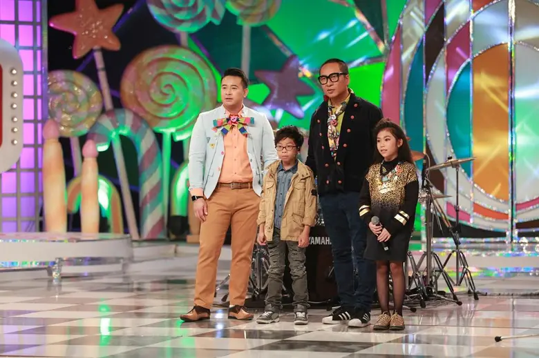 ทีวีไกด์: รายการ "kidzaaa (คิดส์ซ่าส์) Season 2" “น้องท็อป”  โชว์ลีลาดีดพิณเรียกคะแนน ปะทะ “น้องแพทตินั่ม-น้องเทล”