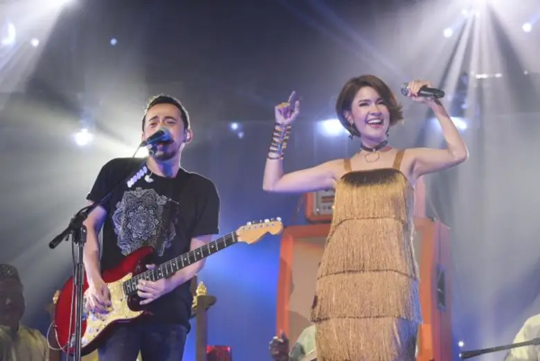 ยิ่งกว่าคุ้ม “LABANOON CONCERT เปิดกล่อง” มันส์หยดติ๋ง เมธี ต่อมน้ำตาแตกขอบคุณคนสำคัญตลอด 20 ปี