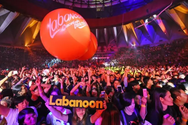 ยิ่งกว่าคุ้ม “LABANOON CONCERT เปิดกล่อง” มันส์หยดติ๋ง เมธี ต่อมน้ำตาแตกขอบคุณคนสำคัญตลอด 20 ปี