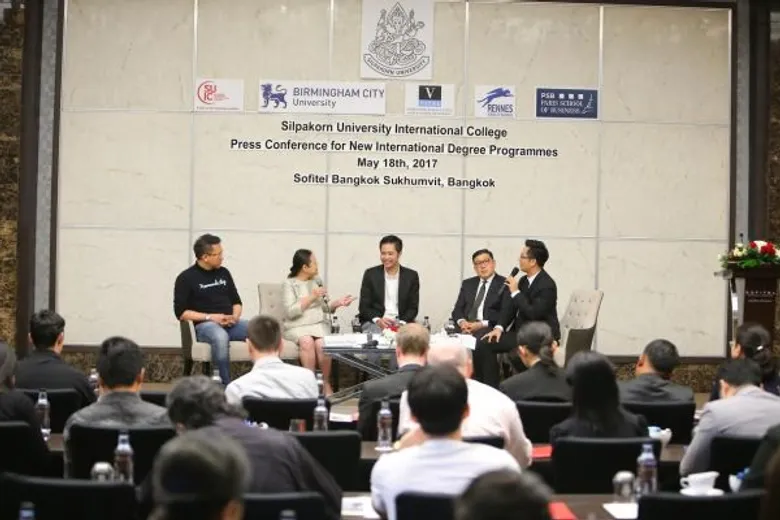 สัมมนาปั้นบัณฑิต เตรียมพร้อมรับยุคอุตสาหกรรมดิจิทัล ไทยแลนด์ 4.0