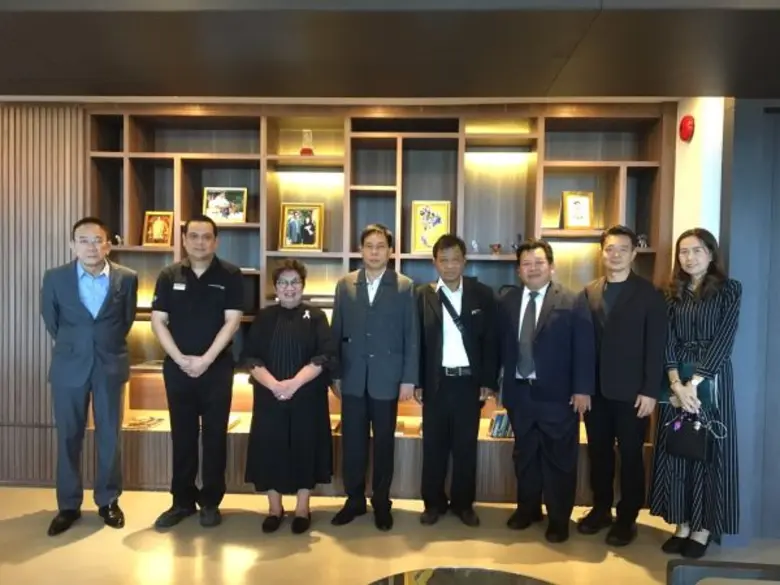 เ มื่อเร็วๆนี้ คุณมกริน พรหมโยธี (คนที่ 2...