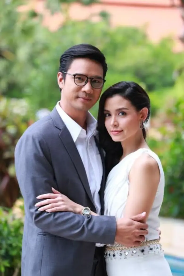 คุณแม่สุดสตรอง “วิกกี้ สุนิสา” อุ้มท้องลูกชายคนแรก!! เข้าฉากถ่ายละคร “เหมือนคนละฟากฟ้า”