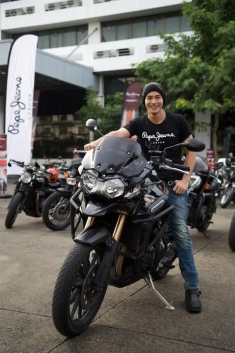 “ปีเตอร์” นำทีมเปิด Flagship Store แห่งแรกของ “เปเป้ ยีนส์ ลอนดอน” ณ เทอร์มินอล 21 โคราช