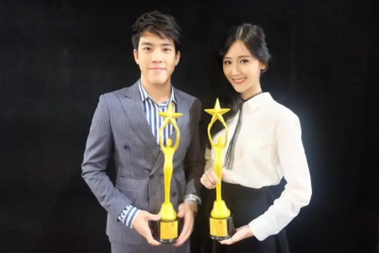ดังข้ามประเทศจริงๆ สำหรับ 2 นักแสดงวัยรุ่...