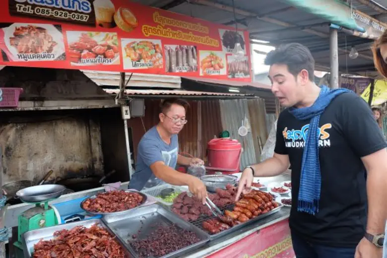 เรียกว่ามีตาดีแอบเห็นกูรู้นักเดินทาง "จ๊อ...