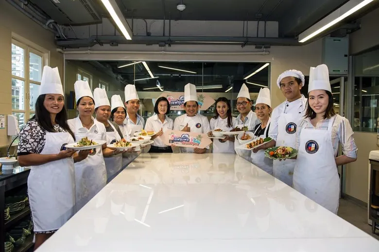 โครงการ “เชฟชุมพล สร้างเชฟชุมชน by PTTGC” นำ 10 เชฟระยอง เข้าร่วมอบรมและพัฒนาเชฟมืออาชีพกับเชฟชุมพล เพื่อสร้างจุดหมายด้านอาหารที่นักท่องเที่ยวต้องลอง