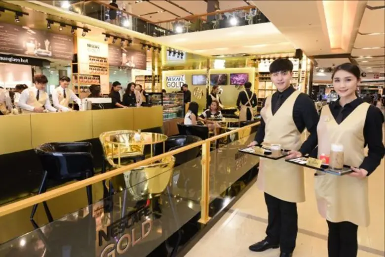 หลังจาก "เนสกาแฟโกลด์ คาเฟ่" แห่งแรกที่ศู...