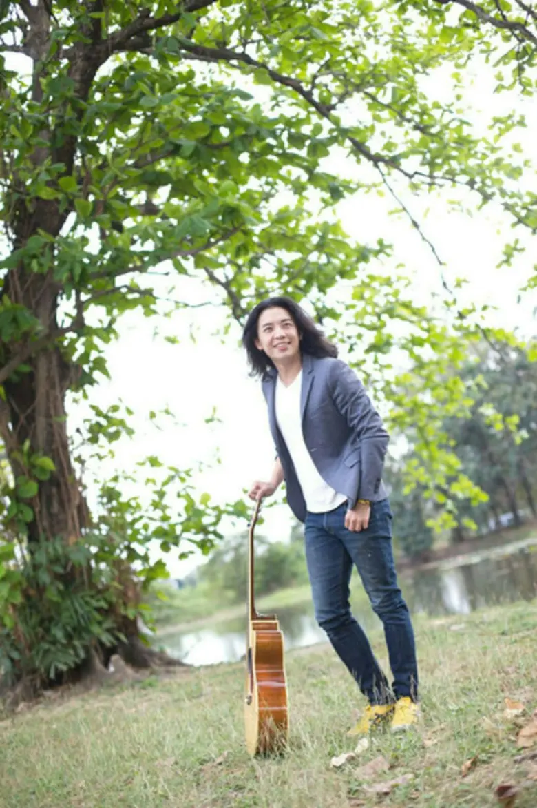แอ๊ป ธุวชิต จับมือค่าย 2 Degrees ส่ง "ขอตื่นแค่ในฝัน" ติดชาร์ทเพลงรักสื่อวิทยุ - ออนไลน์