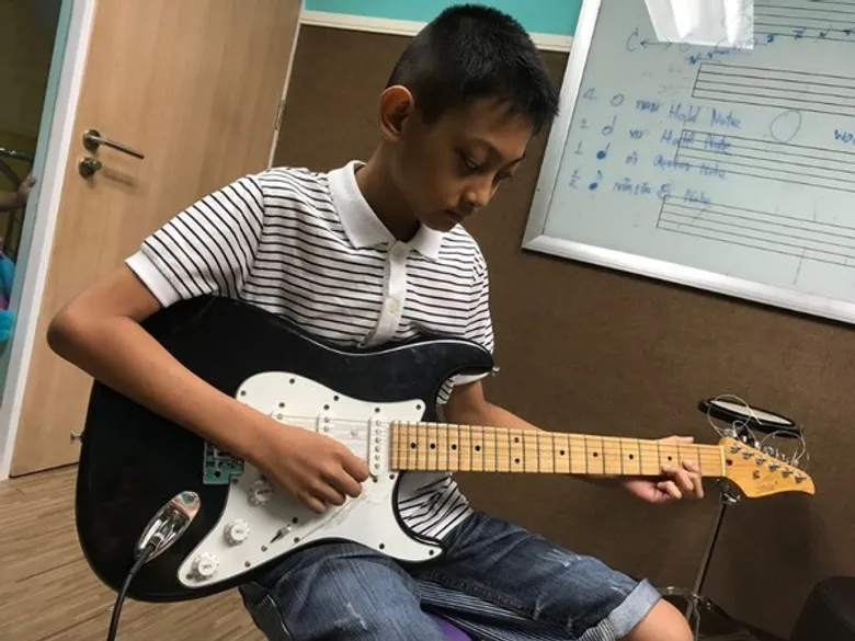 โปรเจ็คดีๆ เวที Music is My Life พิสูจน์ผลงานดนตรีเด็กเก่งเมืองสุพรรณบุรี