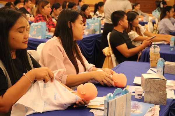 โรงพยาบาลจุฬารัตน์ 3 อินเตอร์ จัดกิจกรรม "รอบรู้ คู่ครรภ์"