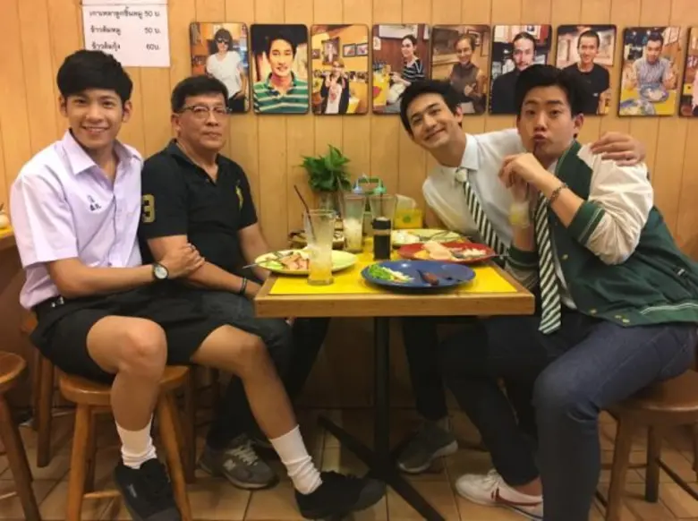 "รถโรงเรียน High School Reunion" อาทิตย์น...