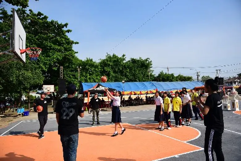 “โมโนกรุ๊ป” ส่งกิจกรรม “MONO BASKETBALL DREAM – ปรับปรุงสนามบาส” พัฒนาวงการบาสเกตบอล จ.สุโขทัย