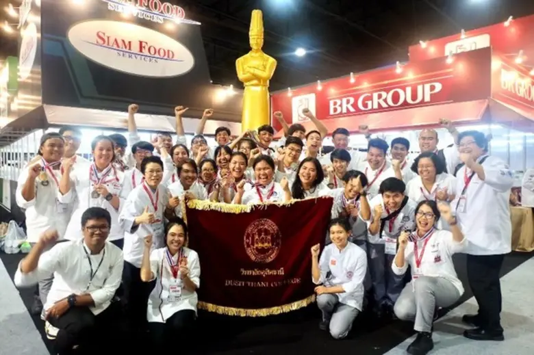 วิทยาลัยดุสิตธานี ยกทัพทีมอาจารย์และนักศึ...