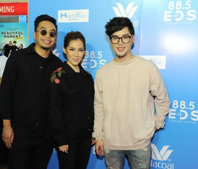 กรี๊ดเต็มพิกัด!!! กับปรากฏการณ์ดนตรีสุดฟินครั้งแรกบนเวทีของ Room39 - นาย ณภัทร - หนึ่ง จักรวาล ใน... Wacoal และ 88.5 EDS present Beautiful Moment Concert ตอน...'Let's Cool Together’