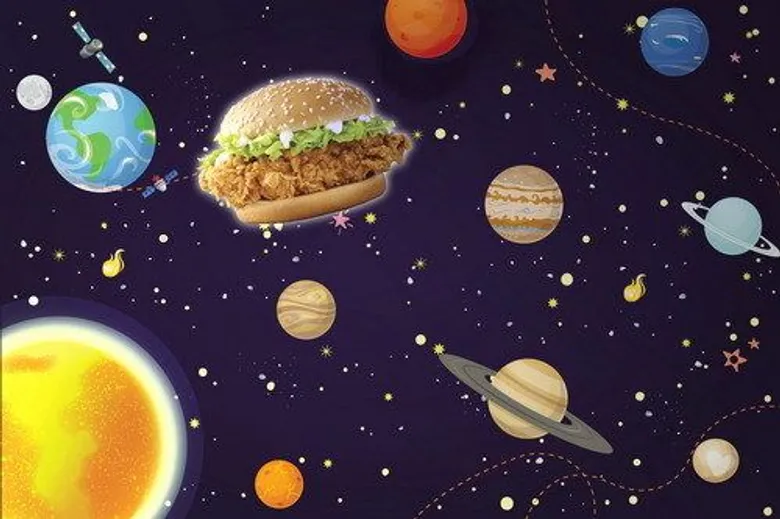 KFC ปิ๊งไอเดียสุดปัง ดังไกลทะลุชั้นบรรยากาศ ส่ง 'KFC Zinger Burger’ เบอร์เกอร์ไก่กรอบยอดฮิตบนผืนโลกทะยานขึ้นสู่อวกาศ