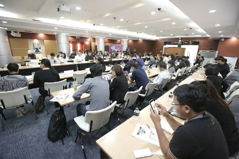 อนุกรรมการโอทีที เปิดเวทีคุยแฟนเพจ Facebook ไทยยอดนิยม หนุนดึงทุกรายเข้าระบบ เรียกร้องปฏิบัติเท่าเทียม ห่วงกติกาซ้ำซ้อน