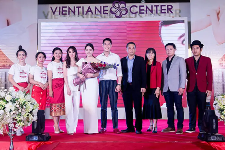 นางสาวพิชามญชุ์ ก้อนสมบัติ (ที่ 5 จากซ้าย...