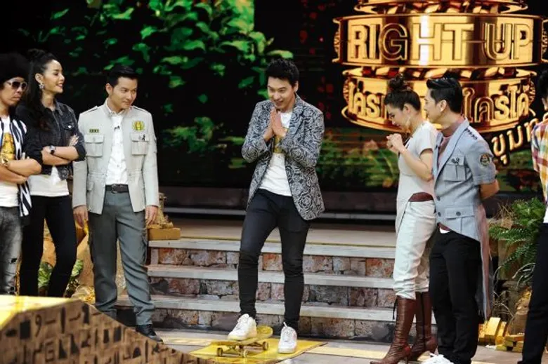 ทีวีไกด์: รายการ “STEP RIGHT UP ใครเก่ง...ใครได้ ล่าขุมทรัพย์” “หยก - ธัญยกันต์, โด่ง - ศิระ, ดีเจพล่ากุ้ง, ดีเจคิว - ธิติพันธ์” อวดสกิลเด็ด! หวังฟันรางวัลยับ!!