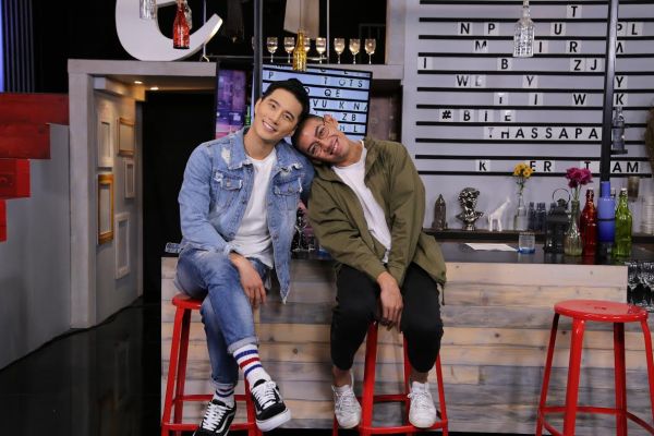 รายการ "ทอล์ก-กะ-เทย Tonight" อาทิตย์นี้ ...