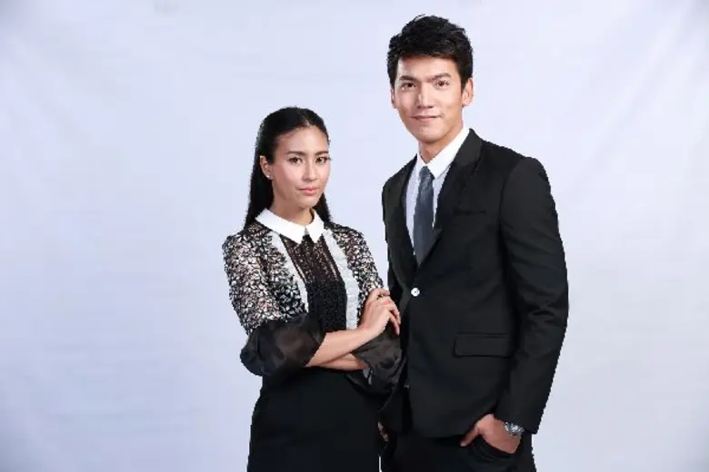 จากที่เคยเล่นเป็นหนุ่มหล่อมาดเนี๊ยบ สุขุม...
