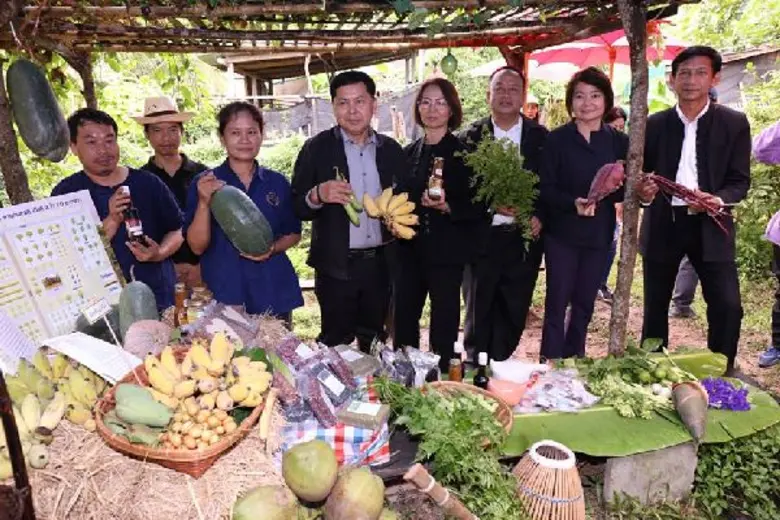นายประยูร อินสกุล รองอธิบดีกรมส่งเสริมสหก...