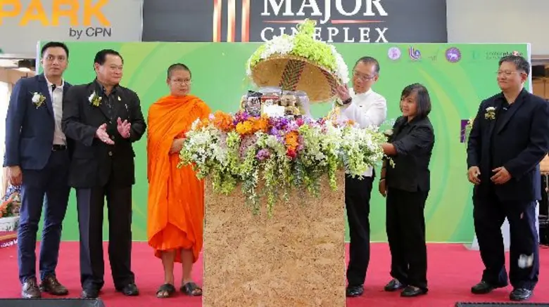 นายณรงค์ศักดิ์ โอสถธนากร ผู้ว่าราชการจังหวัดเชียงรา...