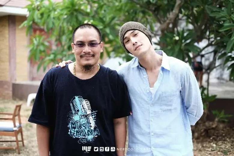 ระเบิดเสียงกรี๊ดเคล้าน้ำตากันกระหน่ำโลกโซ...