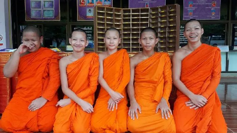 Smart Novices สามเณรยุคศตวรรษ 21 ทำโครงงานนวัตกรรมสร้างสรรค์เพื่อชุมชน