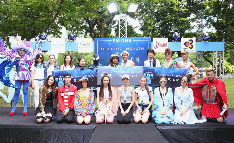 เหล่าแฟชั่นไอคอน รวมตัววิ่งการกุศล ใน 'FM ONE Holistic Health Share : Fashion Run’