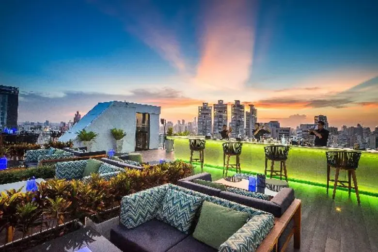 วานิลลาสกาย รูฟท็อปบาร์ Vanilla Sky Rooft...