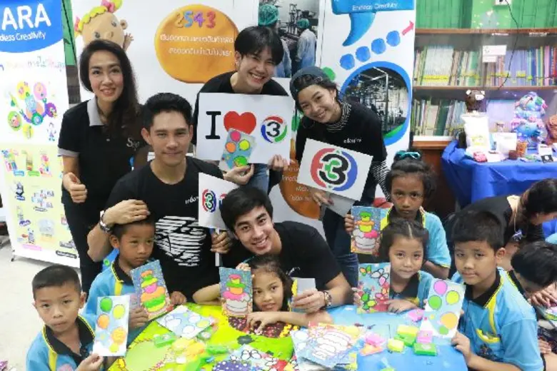 ทีมทัพนักแสดงละคร “แผนร้ายลงท้ายว่ารัก” และ “เหยื่อพยาบาท” ร่วมกิจกรรม “ช่อง 3 สื่อถึงใจ...ปรับปรุงห้องสมุดในฝันให้โรงเรียนวัดสะพาน”