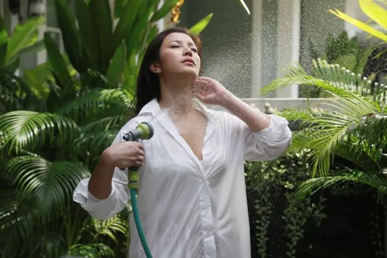 “เอมมี่” อวดหุ่นแซ่บ สุดเซ็กซี่ ยั่วใจ “ไนกี้”