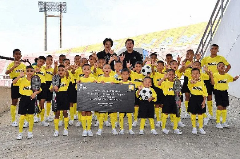 นิคอนนำเยาวชนไทยร่วมเป็นส่วนหนึ่งในการแข่งขันสำคัญนัดประวัติศาสตร์ ฟุตบอลโลก 2018 รอบคัดเลือก โซนเอเชีย