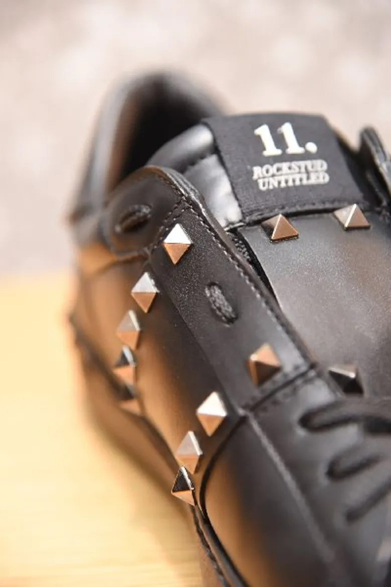 Valentino แบรนด์ไฮเอนด์ TOP 5 แห่งโลกแฟชั่น คลาสซี่ มีเทสต์ เปรี้ยวจัด 'Rockstud’ Rocks You