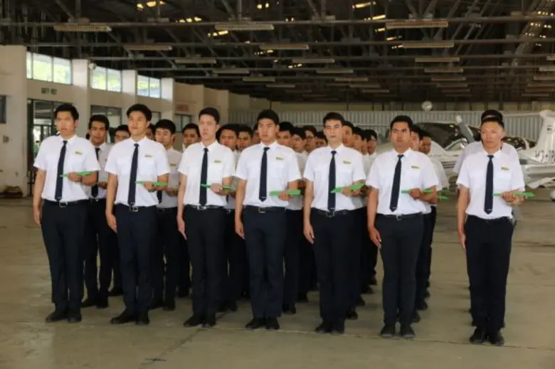 พิธีประดับเครื่องหมายแสดงความสามารถในการบิน (ครึ่งปีก) AP-106 และ AP-107