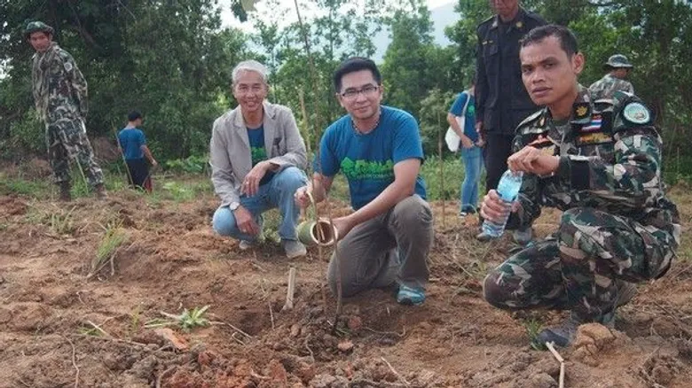 ราชภัฏโคราช จับมือ 2 หน่วยงานรัฐ ปลูกป่าร่วมอนุรักษ์ทรัพยากรธรรมชาติ