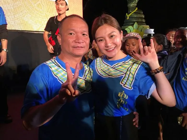 เอ็ม พิคเจอร์ส นำทีม “โตโน่-หม่ำ” ม่วนซื่นโฮแซว กับนักแสดง “ส่มภัคเสี่ยน” เยือนนครพนม