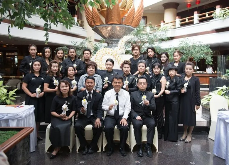 โรงแรมพูลแมน ขอนแก่น ราชา ออคิด ขอเรียนเชิญท่านร่วมกิจกรรม 'ร่วมใจประดิษฐ์ดอกไม้จันทน์ ถวายในหลวงรัชกาลที่ ๙'