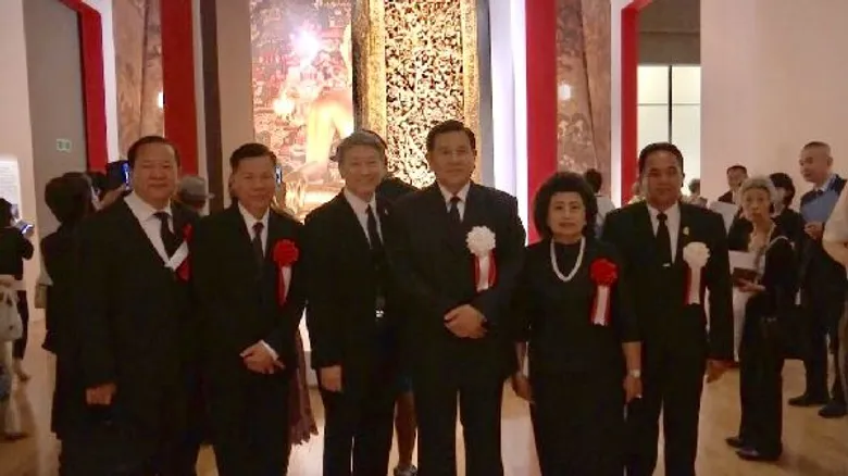 พลเอกธนะศักดิ์ ปฏิมาประกร รองนายกรัฐมนตรี เดินทางไปเป็นประธานเปิดนิทรรศการเพื่อเฉลิมฉลองความสัมพันธ์ทางการทูต ๑๓๐ ปี ไทย-ญี่ปุ่น