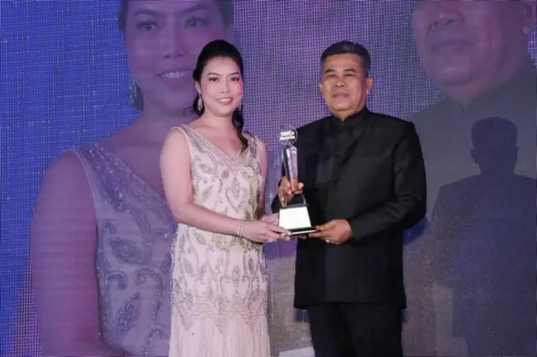 นางสาวศุภริล สุขุยานนท์ ประธานกรรมการ บริษัท ษิรกา ...