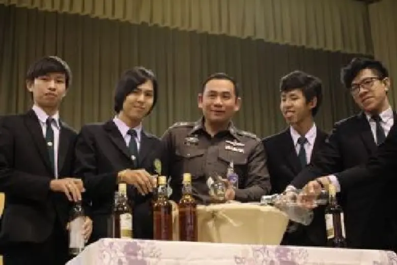 เมื่อเร็วๆ นี้ อาจารย์ชัช พชรธรรมกุล รองอ...