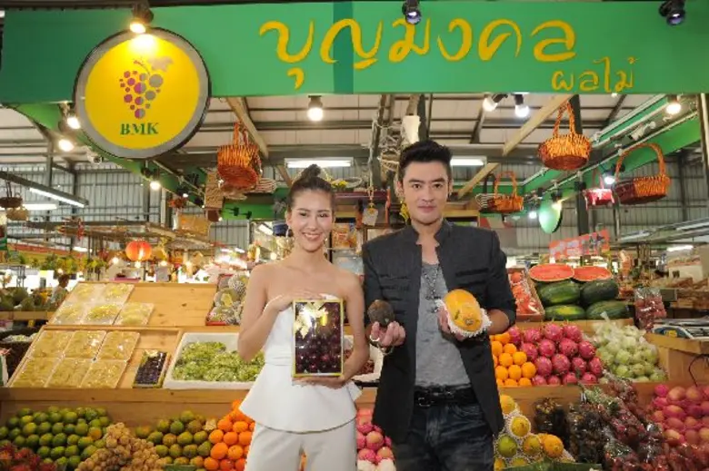 เป็น 2 นักแสดงต่างวัย แต่หน้าใสกันทั้งคู่...